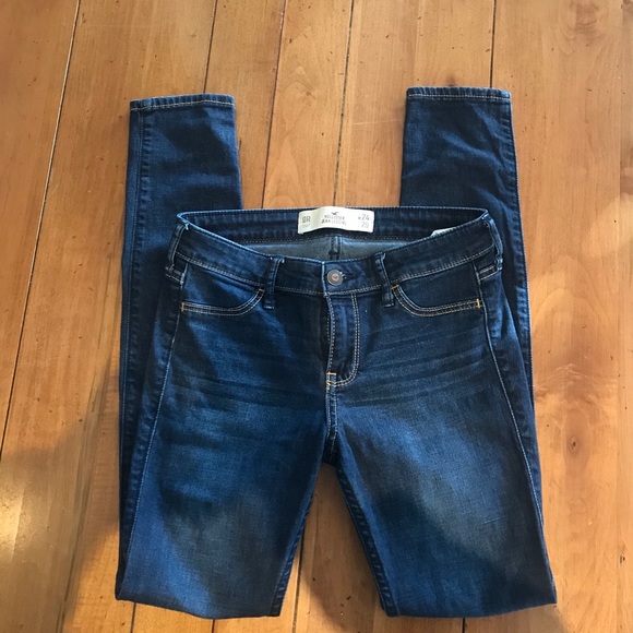 Selling a 3 bundle of Hollister Jeans. - Picture 7 of 10